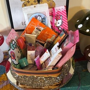 Makeup Bundle with Cosmetic Bag.